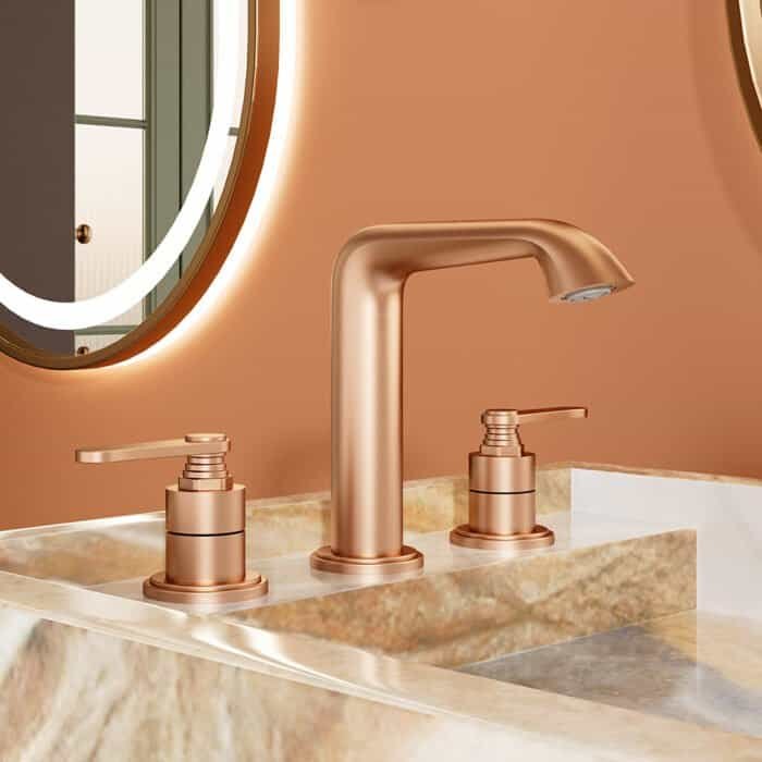 Right angle widespread faucet with dual stepped handle | B1006A 04