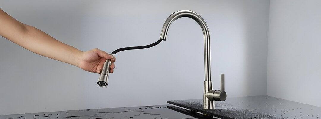 Stainless steel chrome kitchen pull-out faucet hose won't retract