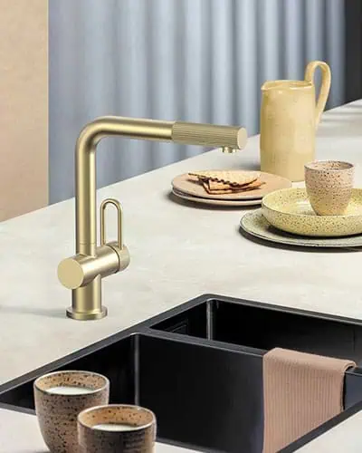 Brushed gold pull out kitchen faucet - K135E