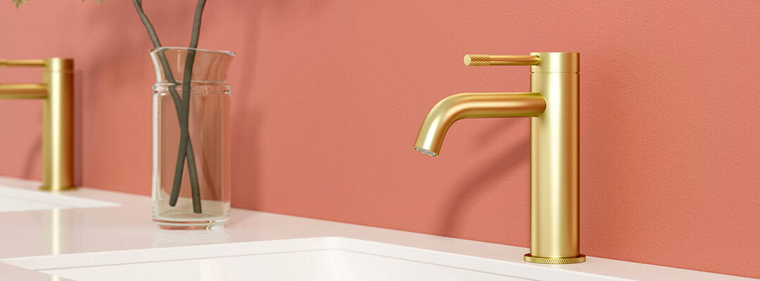 Astrid bathroom faucet with knurling handle