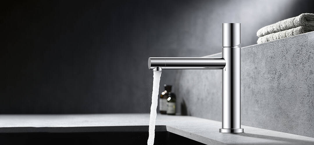 Chrome basin tap with Knob - B703