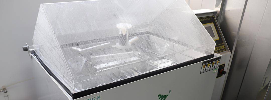 Lanerdi's products are undergoing salt spray testing.