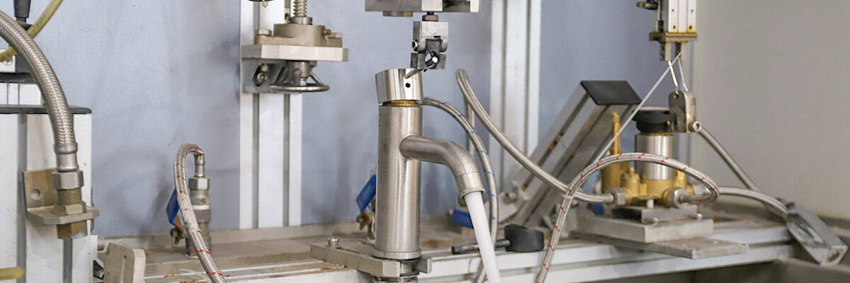 faucet life testing of handle turn on and turn off in Lanerdi Lab